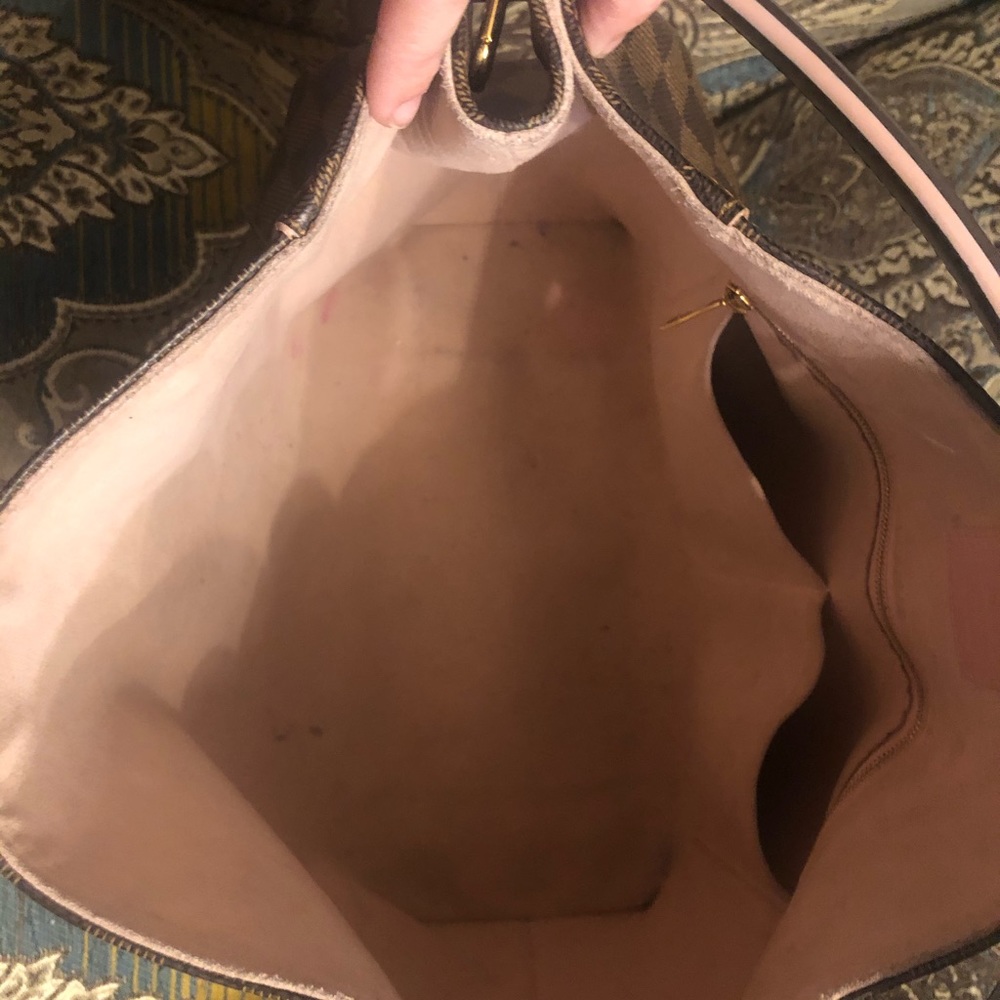 Louis Vuitton Caissa Hobo Damier in Rose Ballerine - Picture 7 of 8